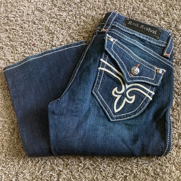Lady's Rock Revival Jeans - Picture 1 of 3